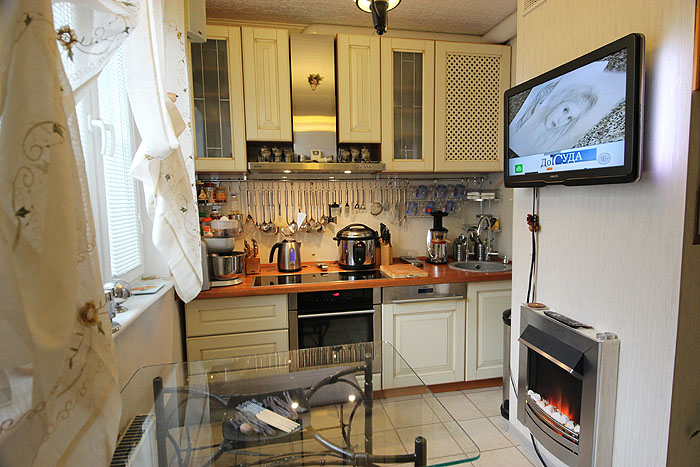 Телевизор на маленькой кухне в хрущевке