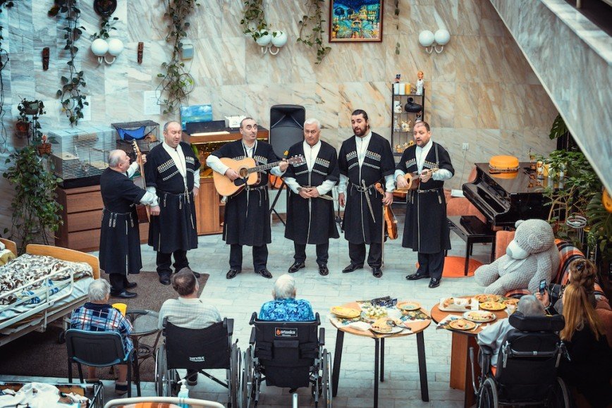 Грузинский хор в хосписе Царицыно (фото Ирина Субботина)