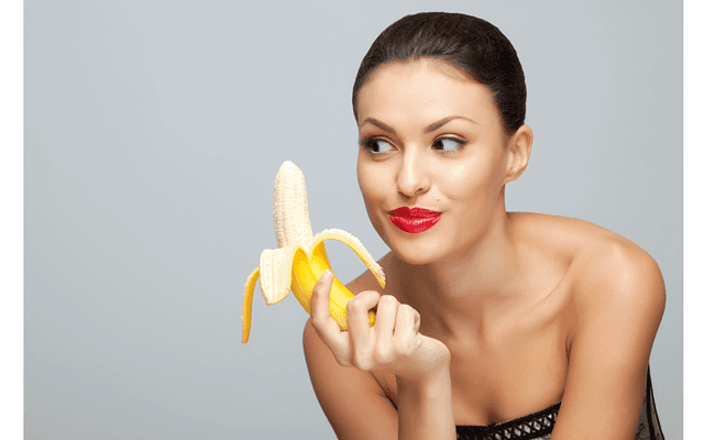 Минет и оральный секс на банане