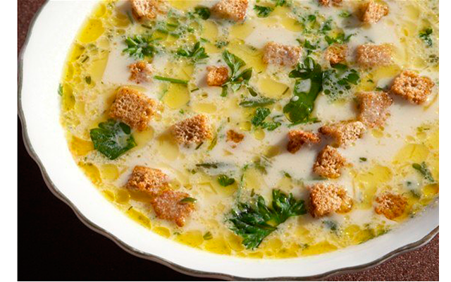 Суп из сыра «Стилтон» с пармезановыми гренками