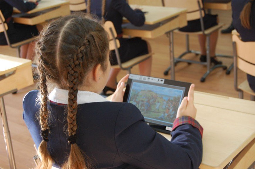 Электронные учебники нового поколения появились в российских школах
