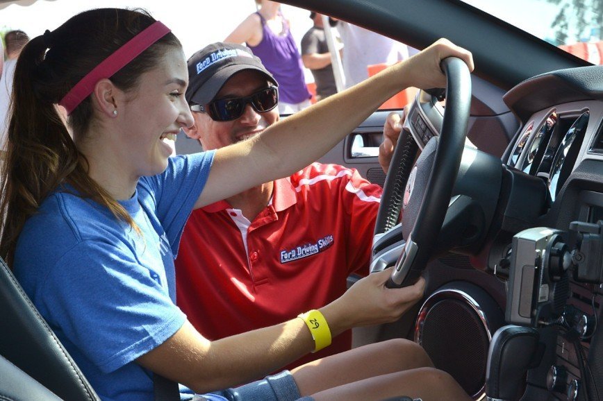 6 советов начинающим девушкам-водителям или как сохранить лицо и форму на дороге