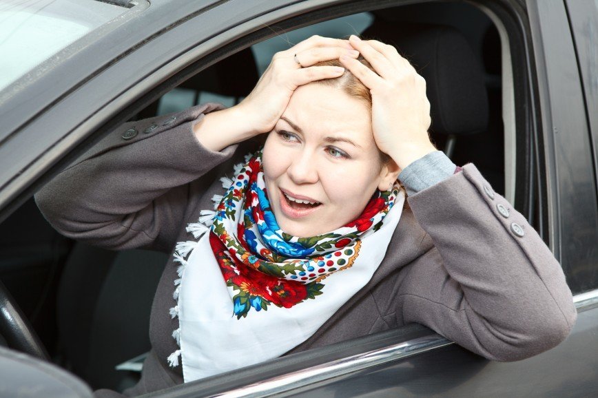 Женские секреты: как справить нужду в машине?