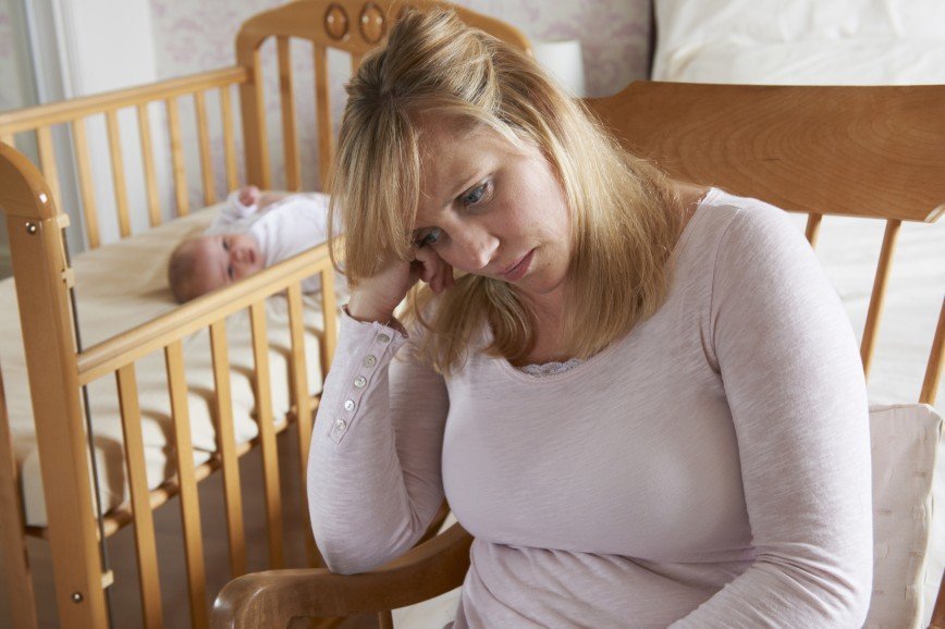 От хандры до послеродовой депрессии: как маме понять, что с ней