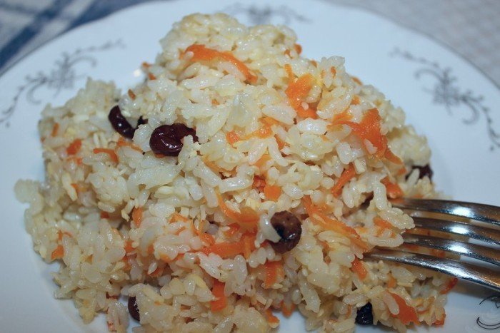 Гаджар Пулау - рис с морковью, кокосом и пряностями