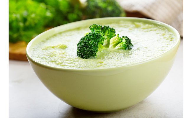 Олимпиада 2014: крем-суп из брокколи с миндалем на обед