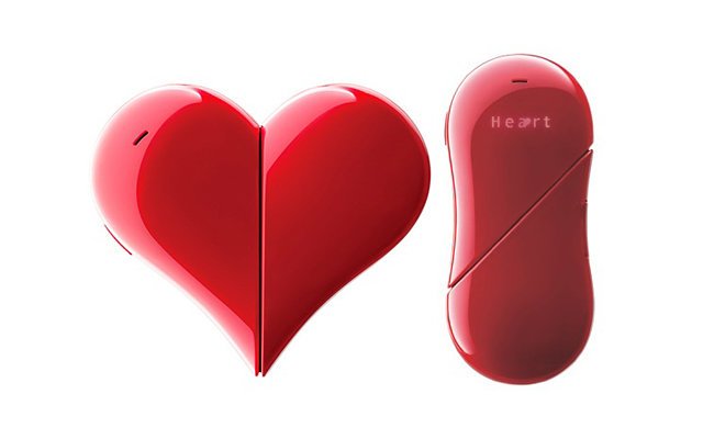 Японцы выпустили мобильный телефон в форме сердца