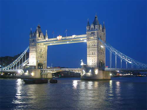 Tower Bridge (Лондон) - один из самых красивых и самых знаменитых мостов мира. Тауэрский мост ночью - завораживающее зрелище красоты необыкновенной!  Starlet