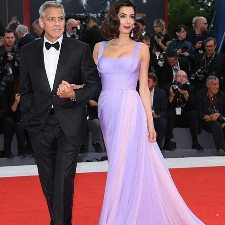 Джордж Клуни проявил уважение к пассажирам, раздав в самолете наушники