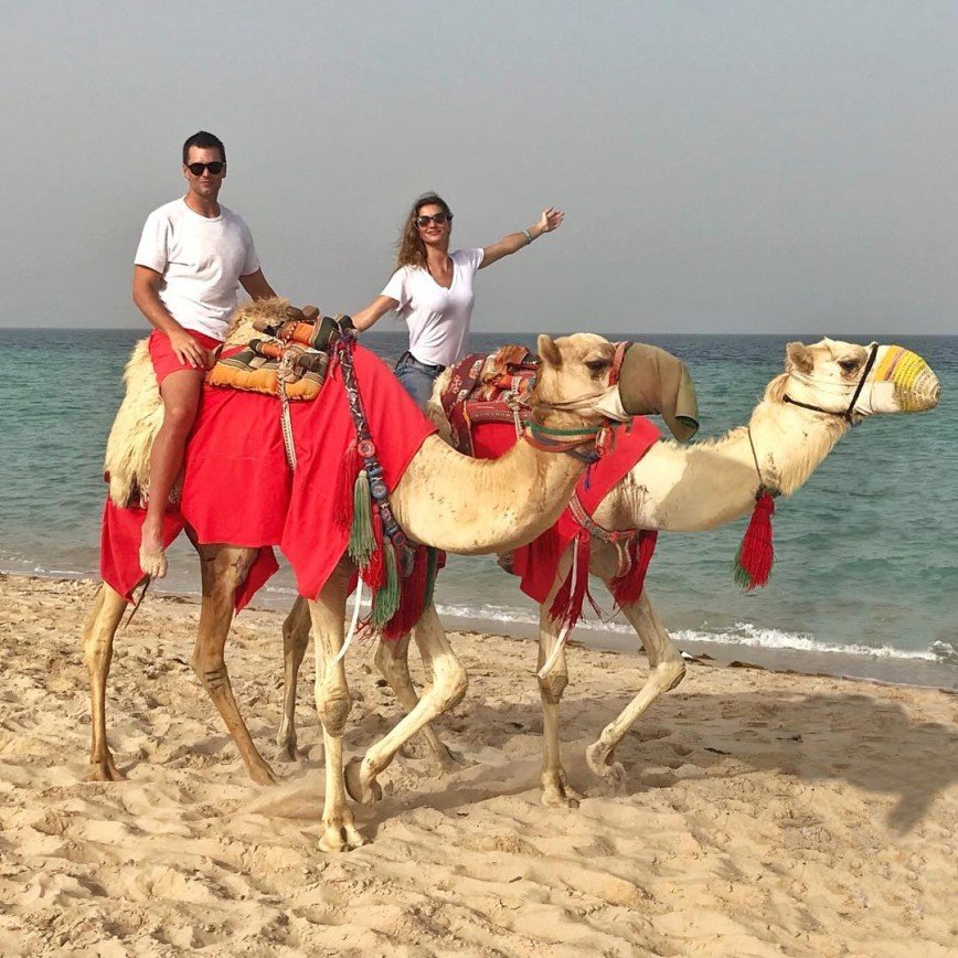 Жизель Бундхен с мужем и детьми отдыхает в Катаре