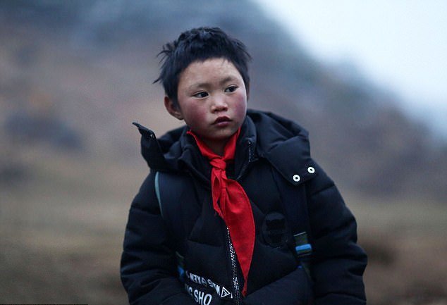 «Ледяной мальчик»: китайский школьник ради экзамена прошел 5 километров по морозу