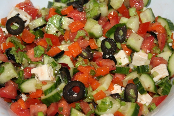 Сколько штук маслины надо в греческий салат