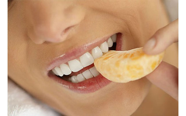 6 полезных продуктов, которые вредны для зубов