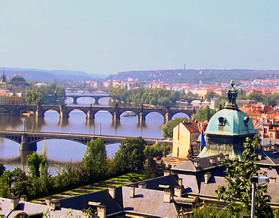 Прага. Мосты над Влтавой.                          

В Праге насчитывается 18 мостов, самый старый из которых - Карлов мост(на фото второй снизу) - до 1842 г. был единственным. Остальные мосты были возведены в конце XIX - начале XX вв.                

http://www.praga-del.ru/most.htm
 T@nja