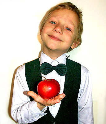 Яблоко это яркий и запоминающийся символ сайта Ева.ру. С праздником! SchaumА