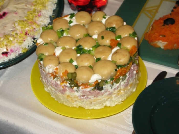 Салат Лесная Полянка с сухариками