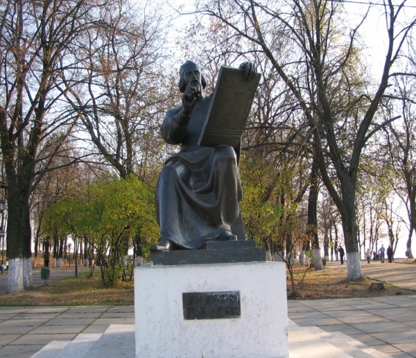 Памятник Андрею Рублеву в г.Владимир. NANO GIRL
