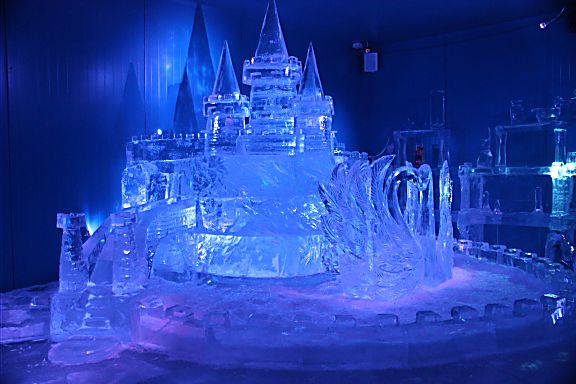 Ледяной замок Деда Мороза Великий Устюг