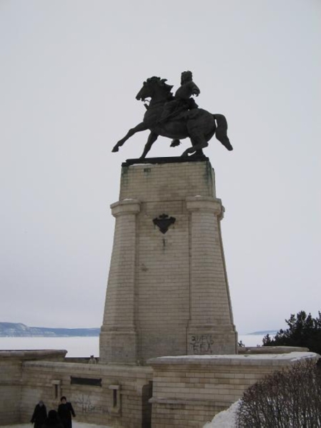 памятник В.Н.Татищеву, основателю г.Тольятти. г.Тольятти begemosha