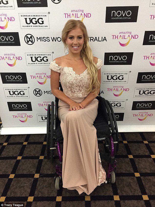 Девушка в инвалидном кресле приняла участие в конкурсе красоты
