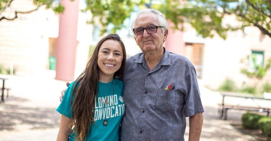 82-летний техасец поступил в один колледж с внучкой
