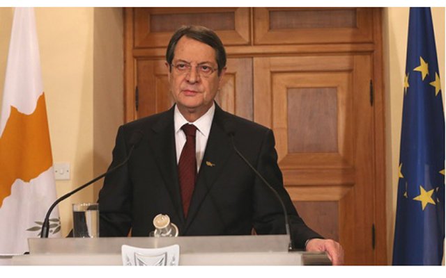 Президент Кипра отказался от четверти зарплаты