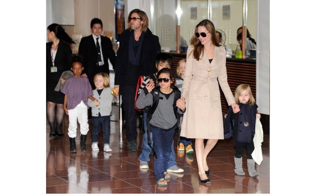В семье Питта и Джоли появится седьмой ребенок