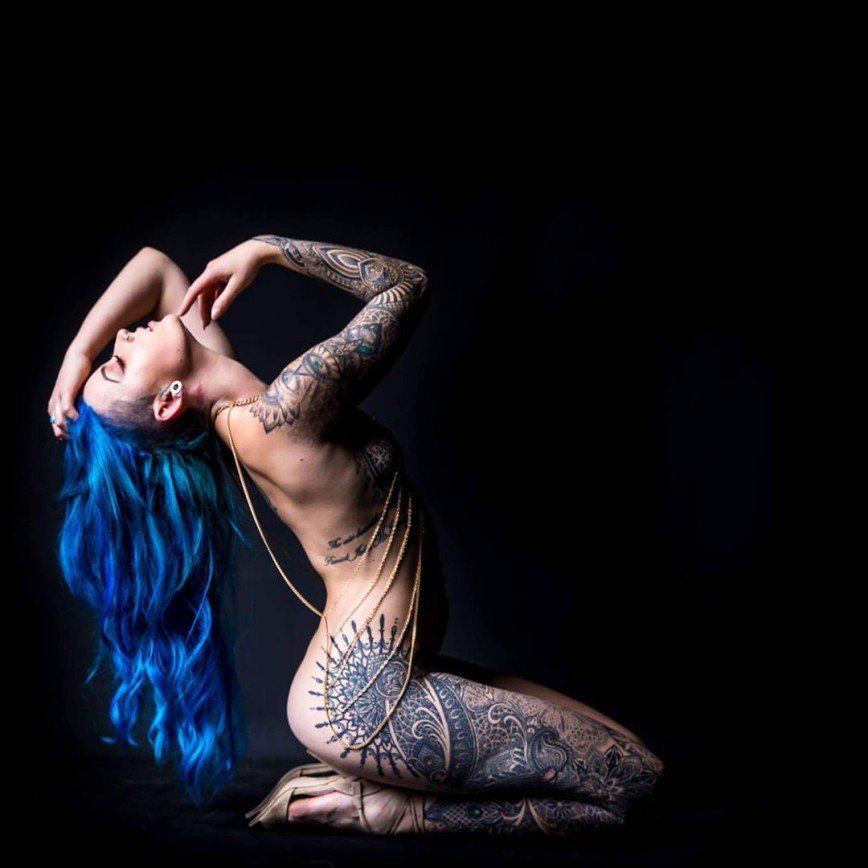 Австралийка потратила более 15 тысяч долларов на татуировки