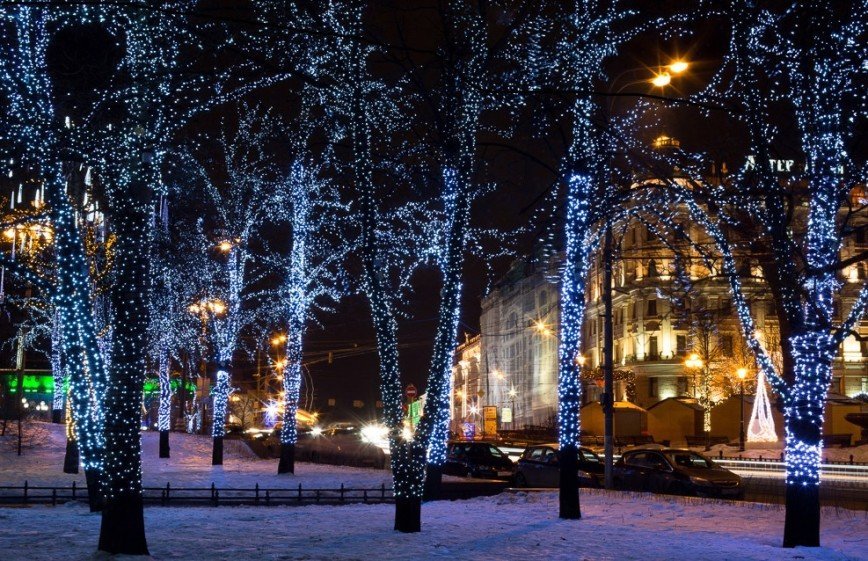 Музыкально-световое шоу на Пушкинской площади