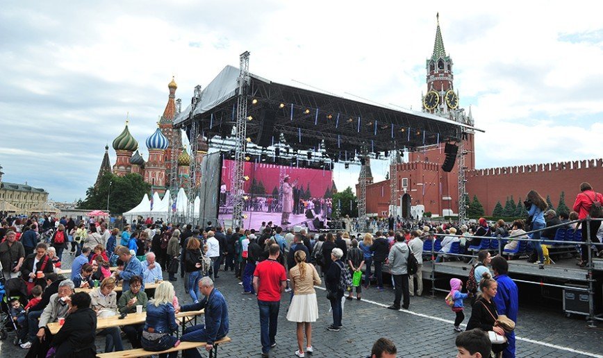 Селфи в образе Пушкина и бесплатные экскурсиии на фестивале «Красная площадь»
