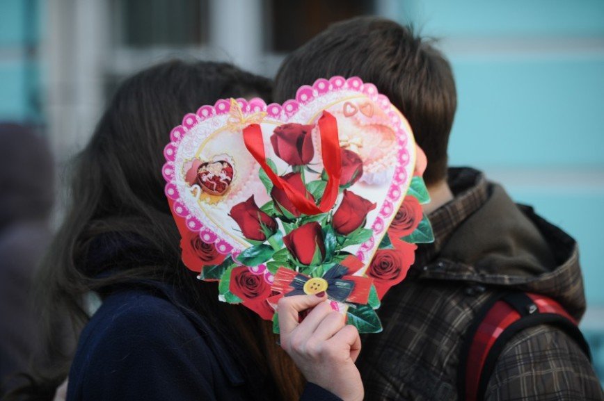 В День святого Валентина пассажиры метро услышат стихи Пушкина и Рязанова