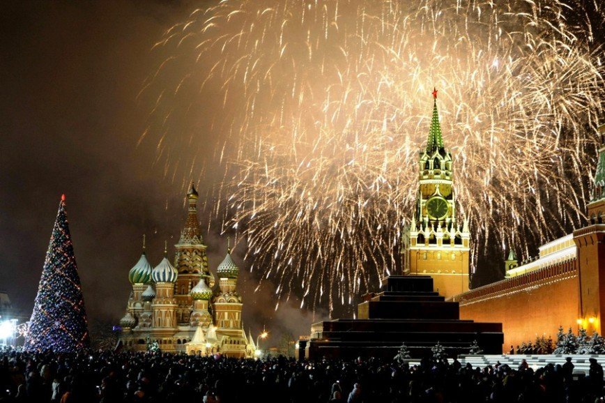  Салюты в новогоднюю ночь прогремят на 25 площадках Москвы