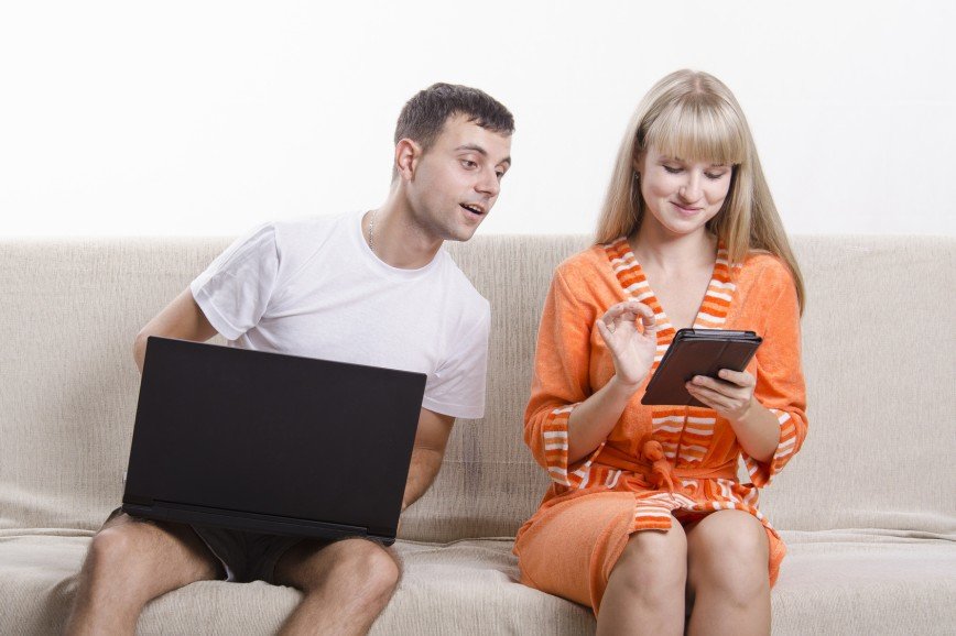Статус о семейном положении в соцсетях влияет на реальные отношения