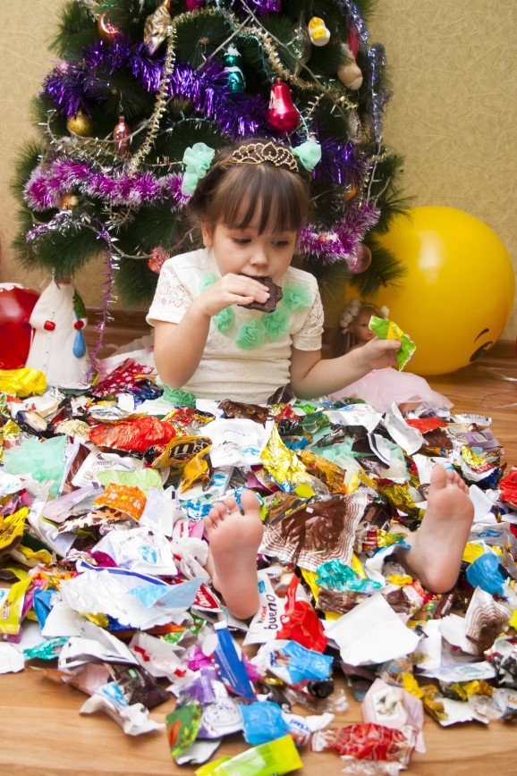 Новогодние подарки для детей стали тяжелее и дороже
