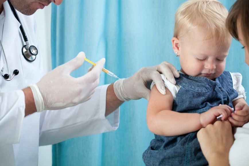 Детей предлагают не принимать в школы и детсады без прививок 