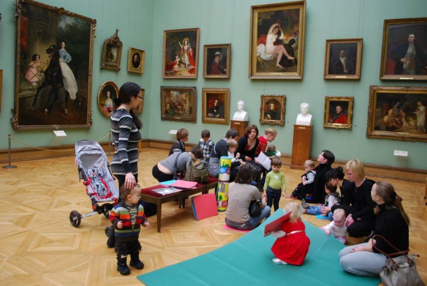 Группа 13 музей. Картинная галерея экскурсия. Дошкольники в музее. Экскурсия в музее. Экскурсия в художественный музей для детей.