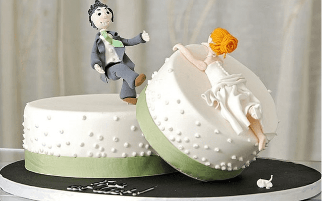 Оригинальные торты для празднования развода