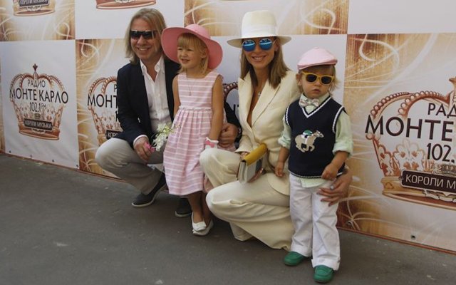 Звезды и шляпки на скачках Монте-Карло в Москве
