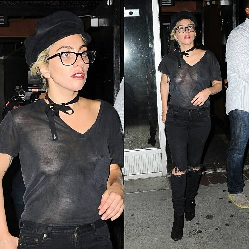 Леди Гага прогулялась по Нью-Йорку в прозрачной майке