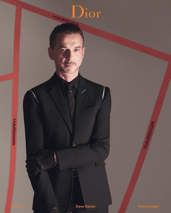 Фронтмен Depeche Mode и странные танцы в рекламе Dior