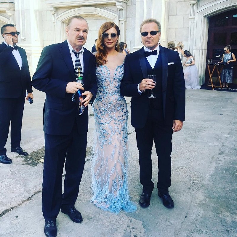 Наталья Подольская на свадьбе пасынка выглядит не хуже невесты