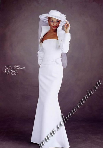Свадебное платье со шляпкой