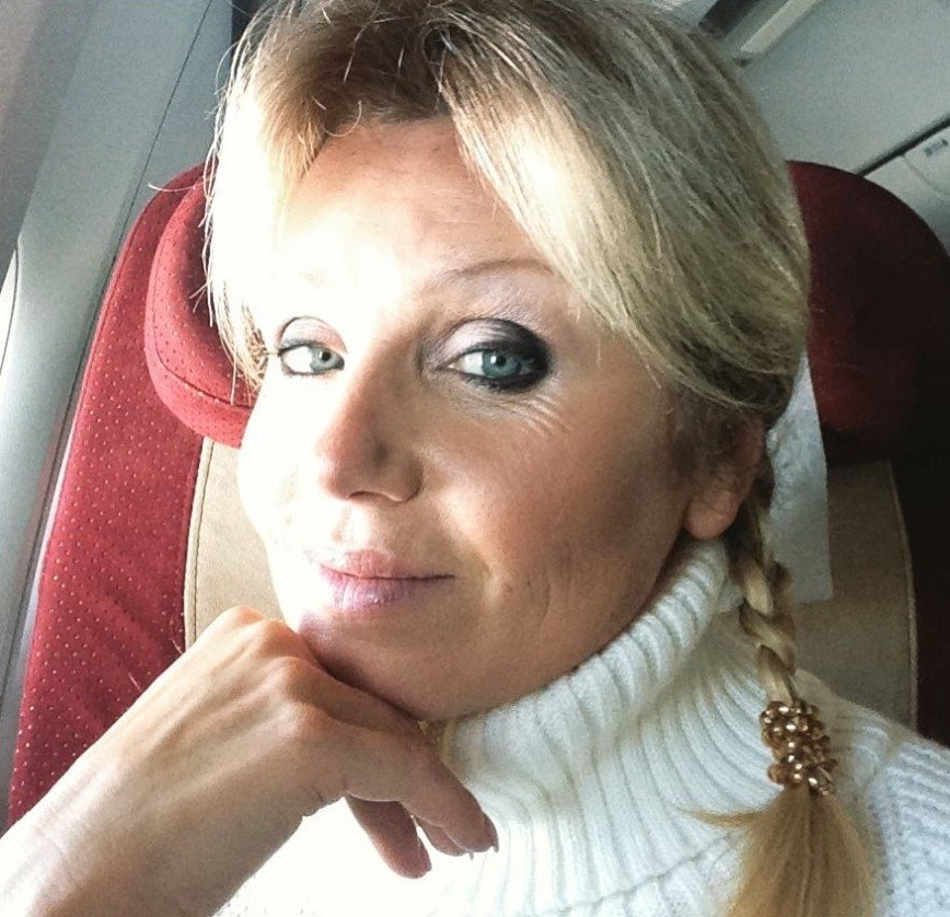 "Не делайте ничего с лицом!": Ирина Климова выложила честное сэлфи из самолета