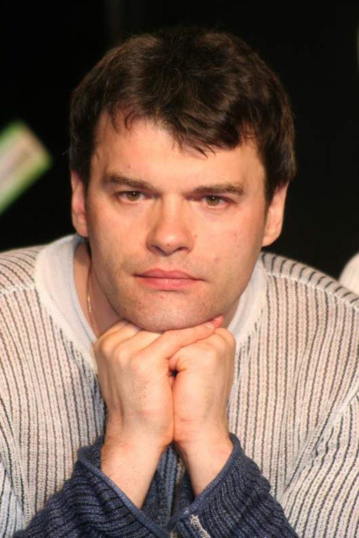Актер Евгений Дятлов озвучил нового персонажа и спел песню в «Смешариках»