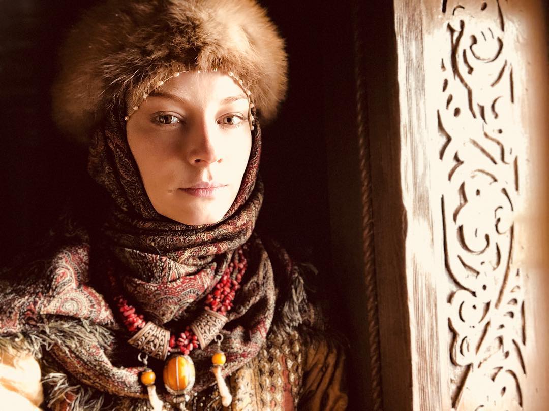 Как одеваться стильно, когда холодно? 10 подсказок от великолепной Светланы Ходченковой