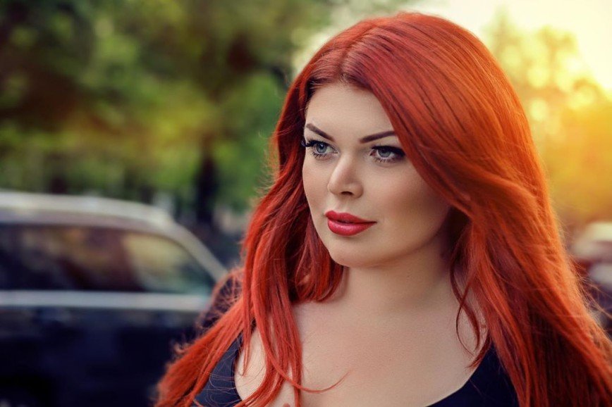 Ариэль: модель plus size Юлия Рыбакова предстала на Каннском фестивале в образе Русалочки