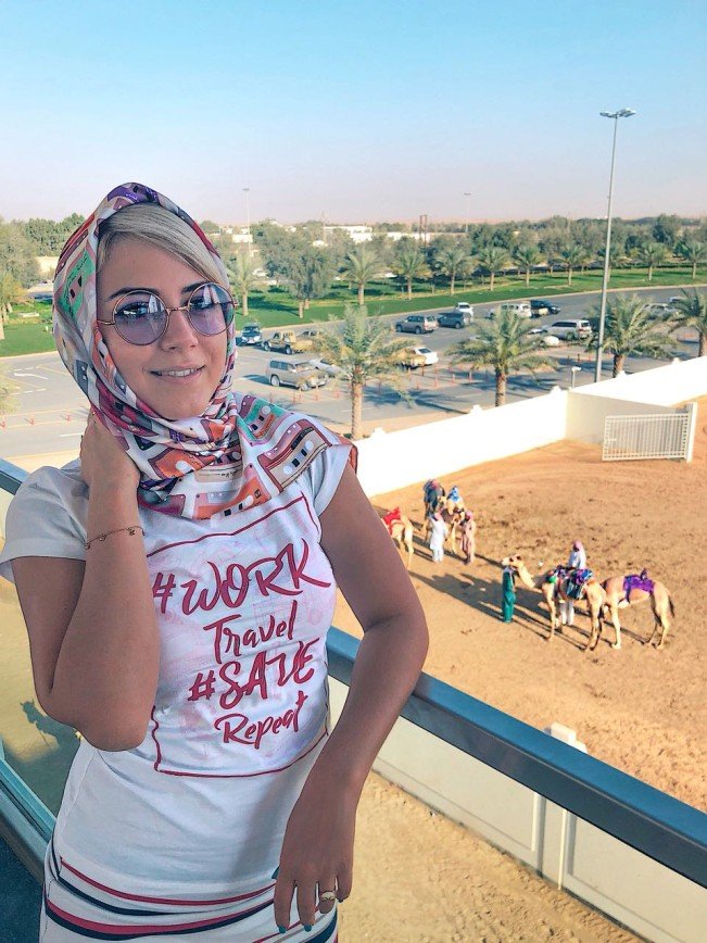 Блондинка в Эмиратах: арабские мужчины, короткие шорты и поиски свёклы