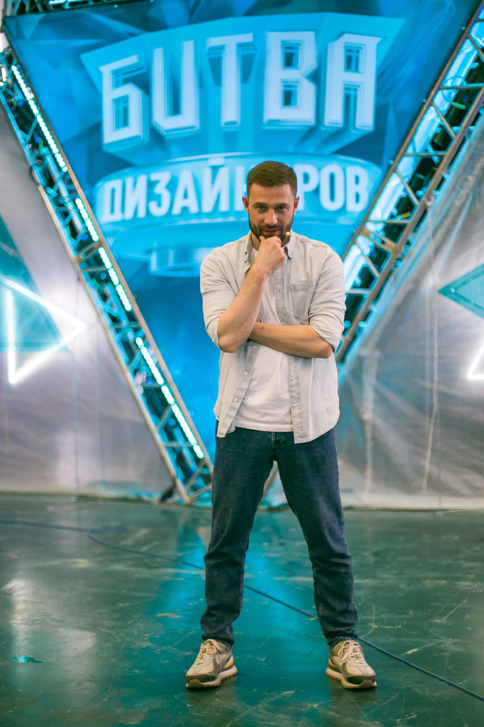 Финалист шоу «Замуж за Бузову» Валентин Коробков стал ведущим нового проекта ТНТ — «Битва дизайнеров»