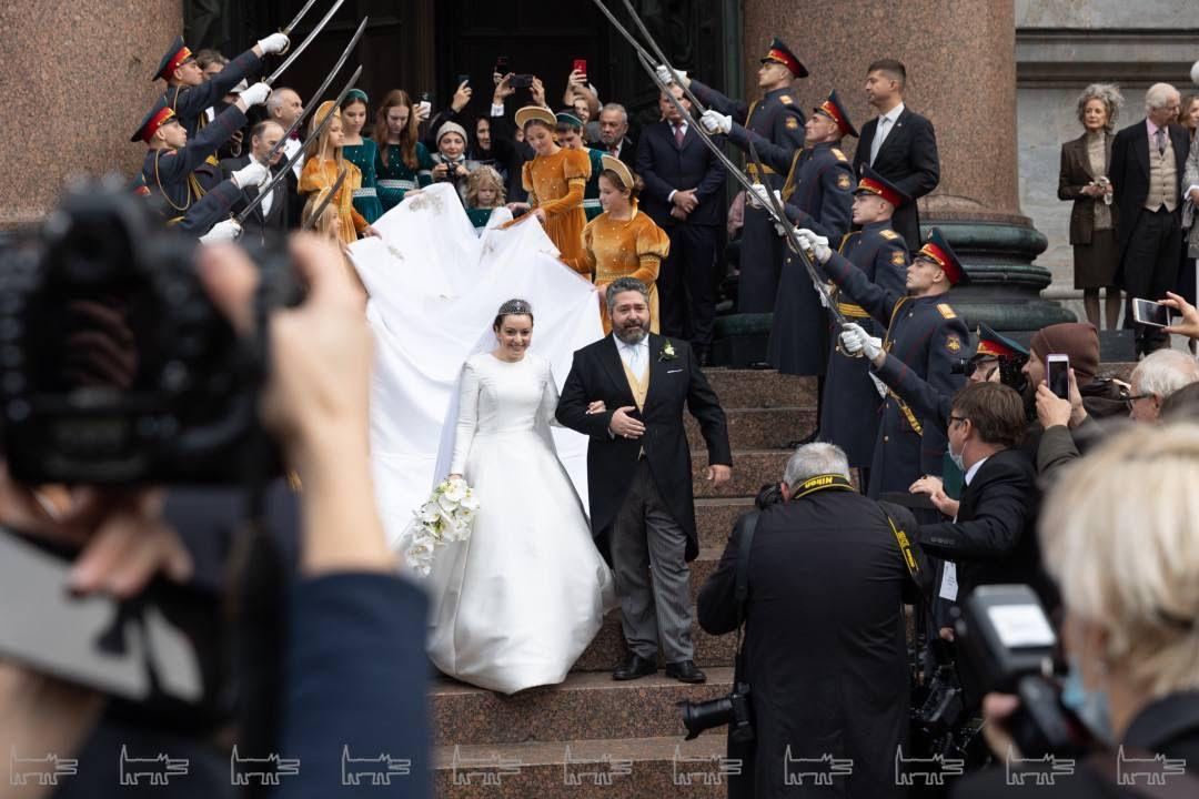 Фотографии с венчания Ребекки Беттарини с Георгием Романовым представлены www.sobaka.ru 
