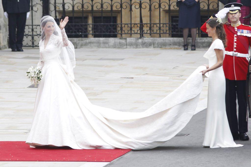 7 самых шикарных и дорогих свадебных платьев, которые вы когда-либо видели